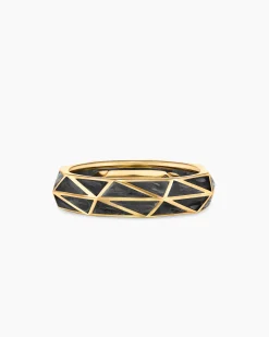 Faceted Band Ring 18K Yellow Gold with Forged Carbon, 6.2mm